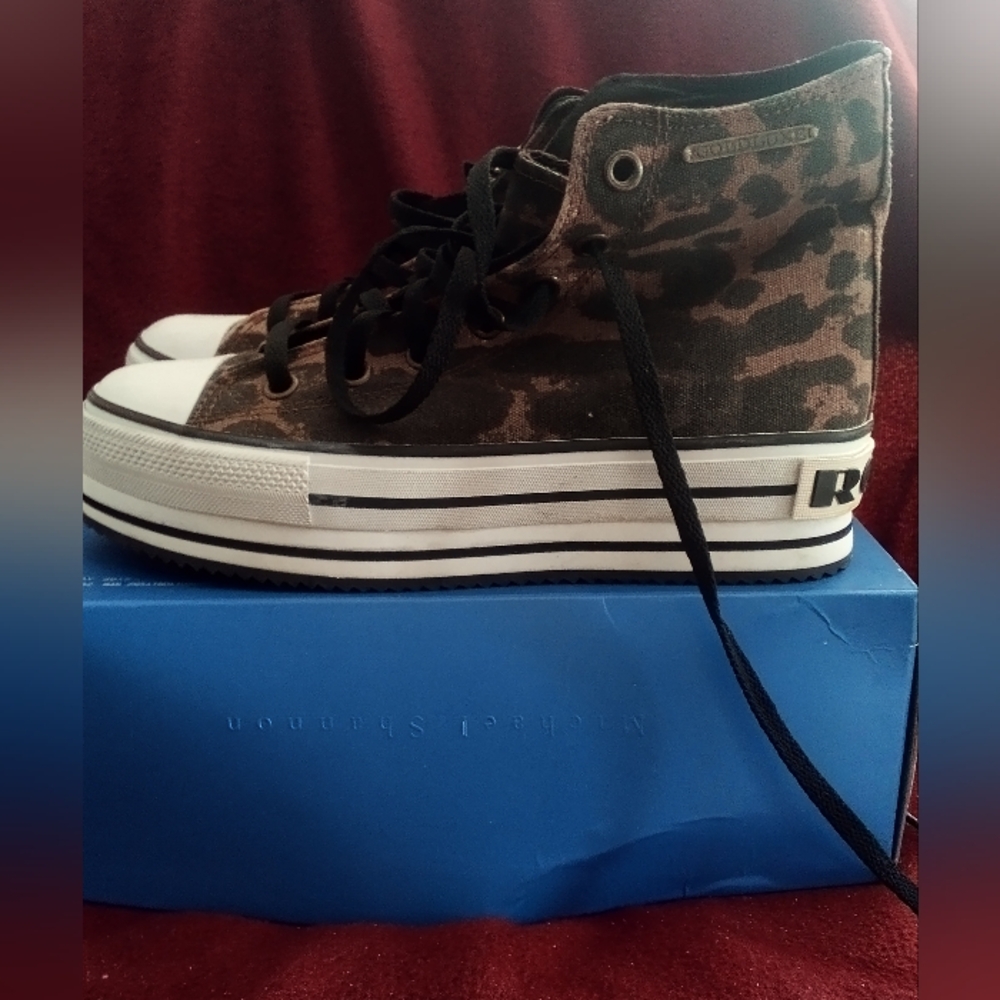 NWOT Rock & Candy Women's Stomp Fashion Sneaker,Leopard,8.5 M US